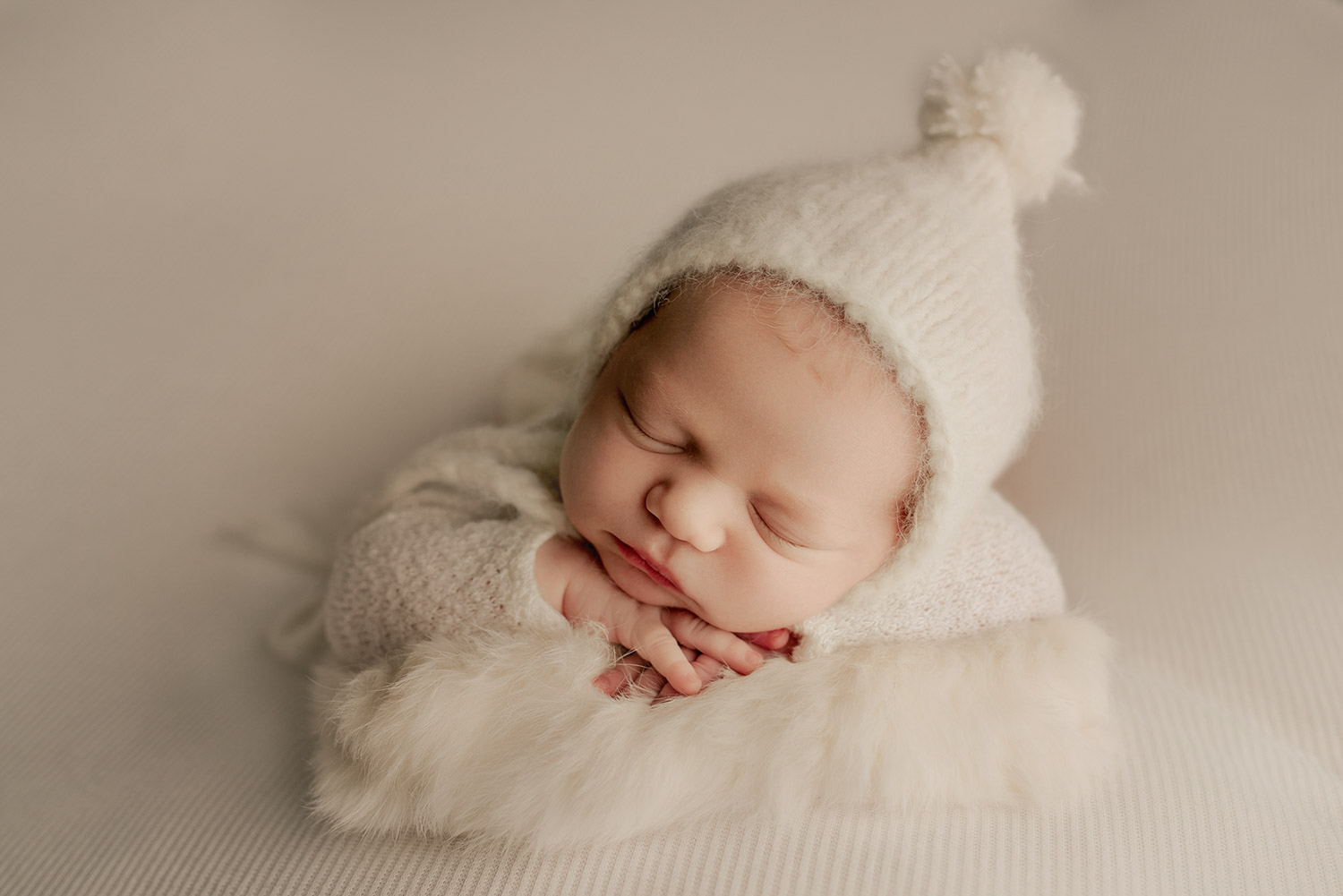 best portland oregon newborn photographer